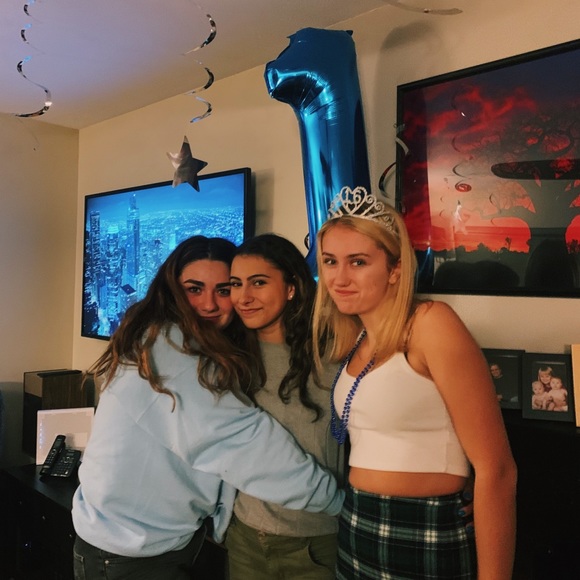 Meet your Posher, Casey - Picture 1 of 1